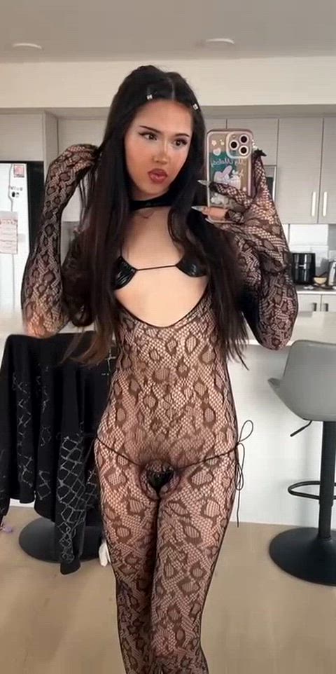 if we were roommates would we date or fuck? — trans woman