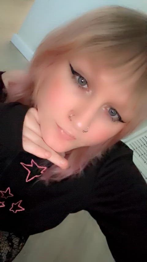 the face vs the booty >:3 — femboy