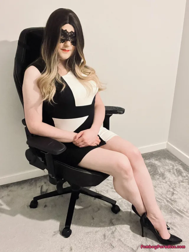 Office Outfit 🥰 — crossdressing