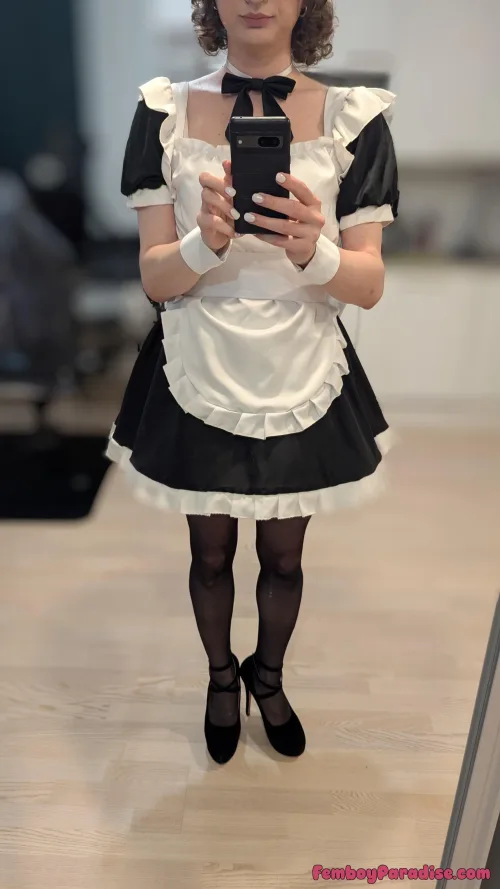 Maid dress is very pretty