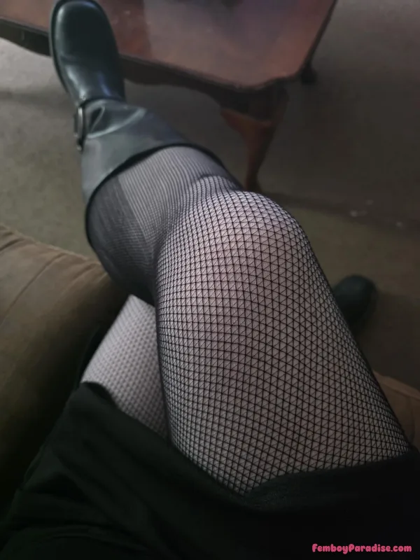 Im so excited, my gf is coming over today.