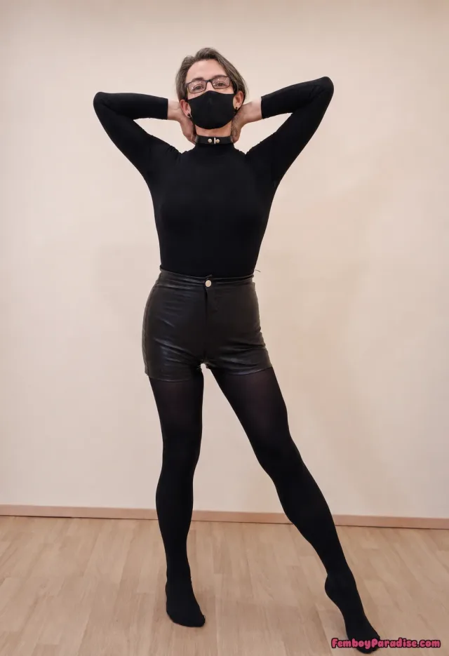 Black tights rule 🖤 — gonemildcd