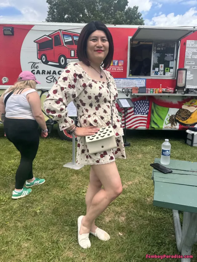 My first time going to pride dressed up — crossdressing