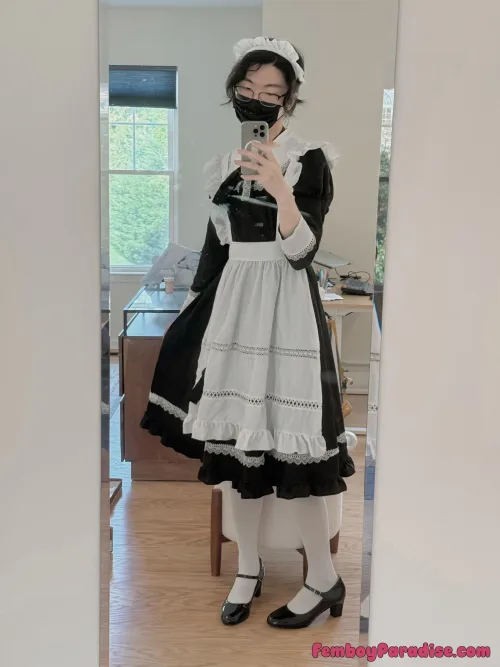 Will you hire a clumsy maid for hoom service?