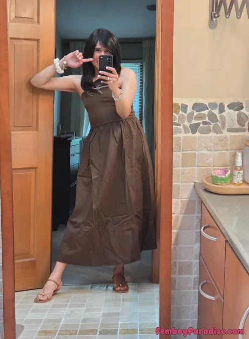 Free n' easy! 😄 😆 😅 it really is crazy how easy it is for women to be naky and nobody knows. Super great advantage 👌 👍 👏 or disadvantage? 💐 🌹 🌸 🏵 anyway Happy Summer! ☀️⛱️ 🏖