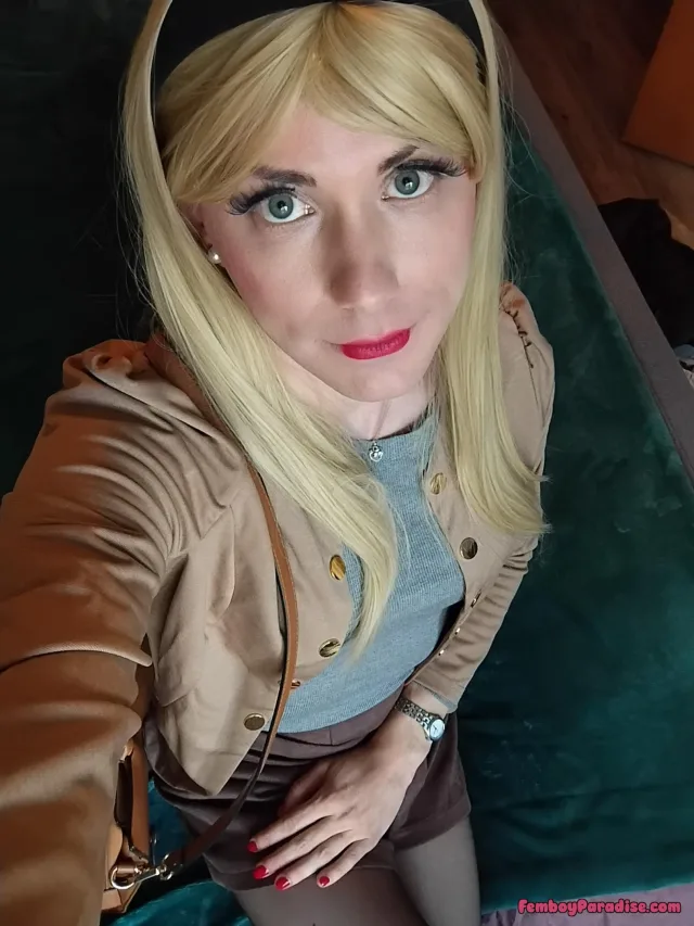 An office look I thought looked cute on me 🩷 — crossdressing