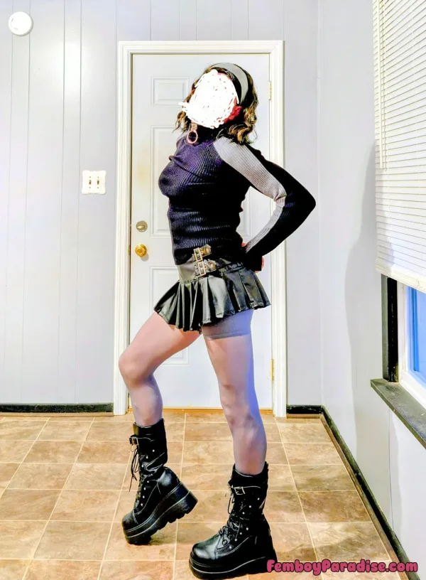👢👗🍷😋🙃😎👋🤘😁