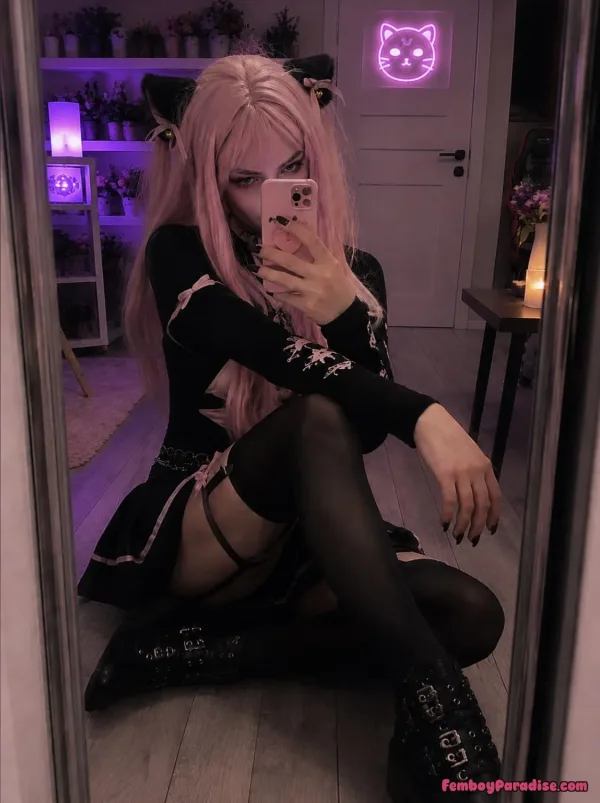 tried to look like actual femboy for once 💅🏼🖤
