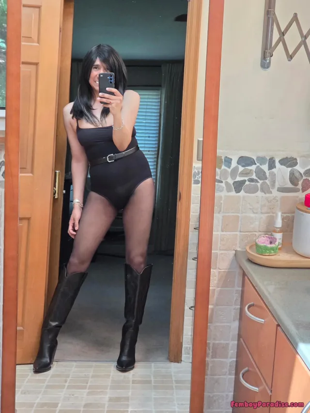 I put a belt &amp; boots to look like mean badass super-tough 😎 girl, do you think I accomplished it....haha 😏 🤔 😉 — gonemildcd