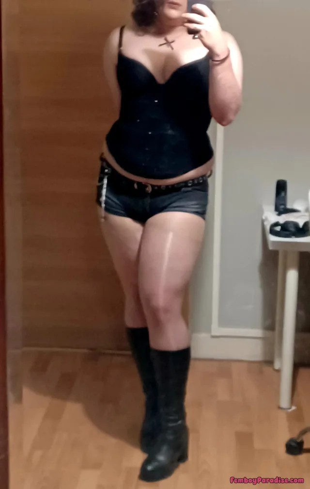 A friend helped me with this outfit, did she do a good job? <3 — crossdressing