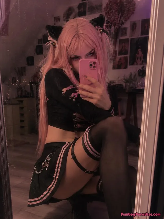 this is what having female friends does to a person 💅🏼🖤 — gonemildcd