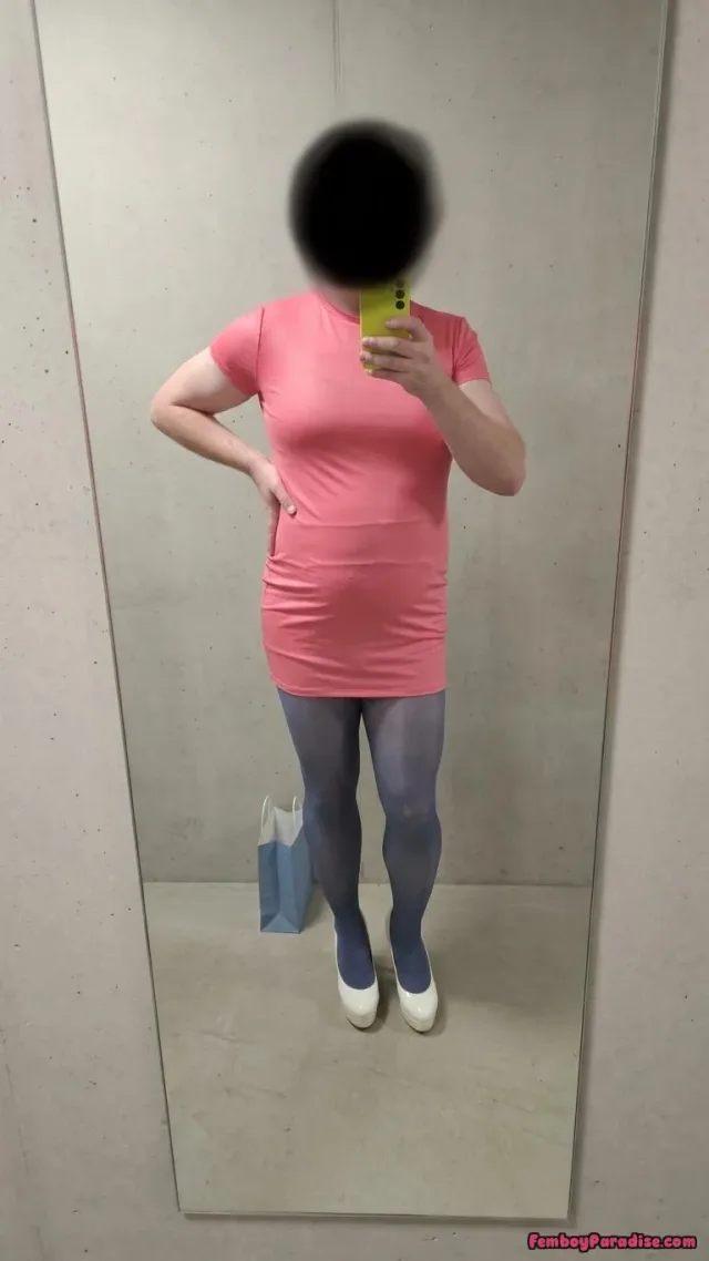 Try another pose in pink, blue and white 🥰 — gonemildcd