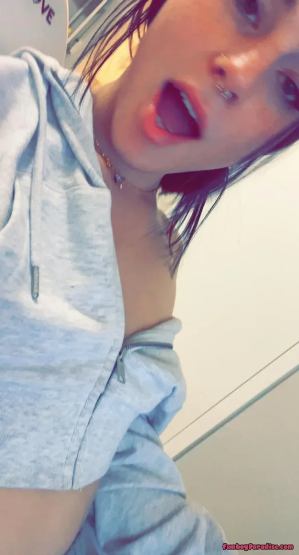 I'm a cute chick but with a drity mind