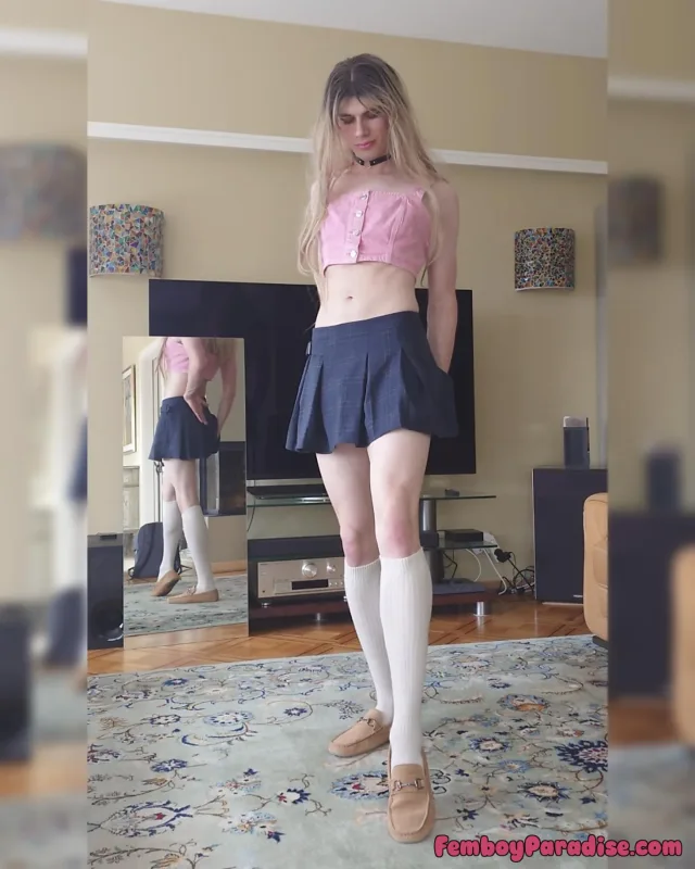 First time messing with make up, I'm hooked — crossdressing