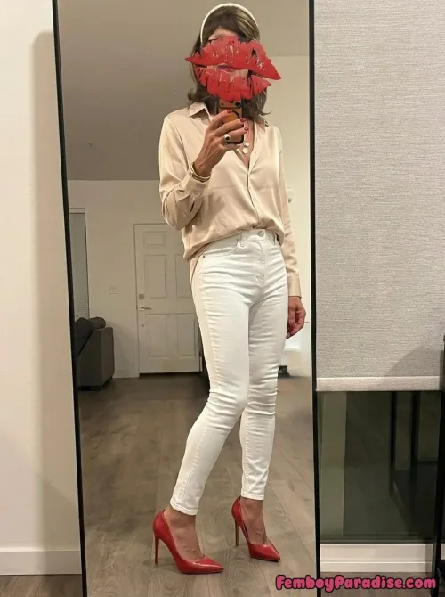New blouse, classic look