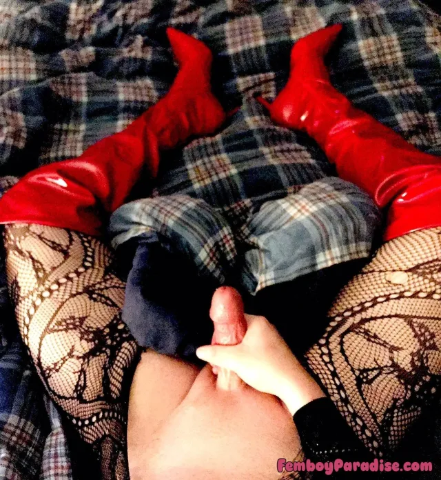 Red, hot and horny for you 😈😘😈 — gonewildcd