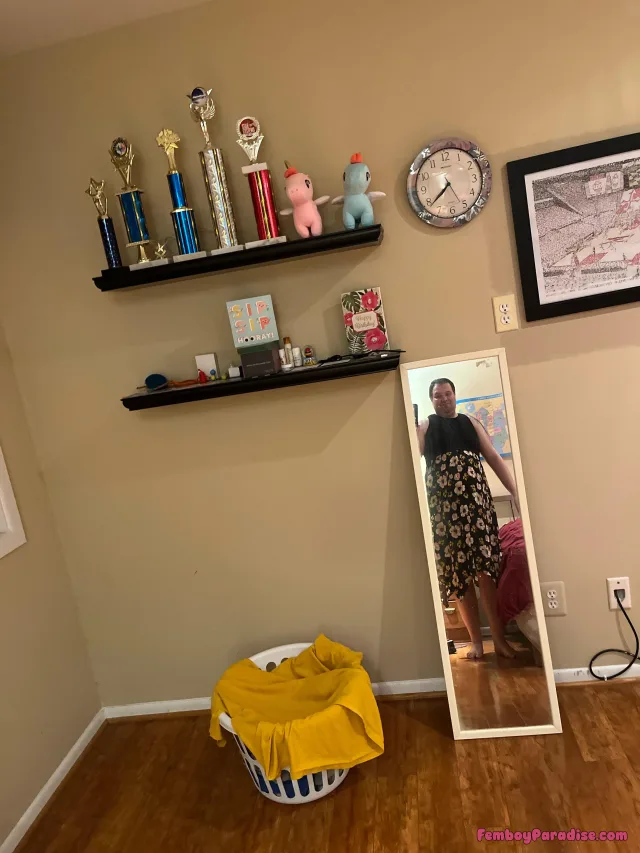 Feeling pretty and feminine — crossdressing