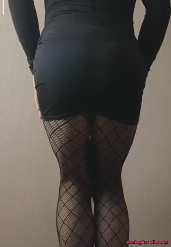Would you hire me as a secretary? 👉👈