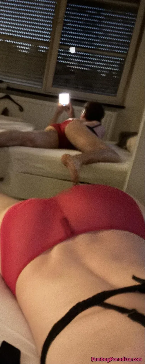 Slutty dutch sissy ;)